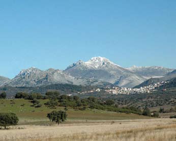 Figura 6. La Villuerca desde Cañamero (Autor: Juan Gil).