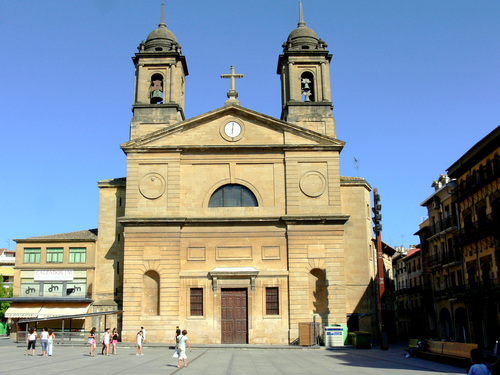 Figura 14. San Juan de Estella (Navarra). Colapsos de suelo por obras adyacentes.